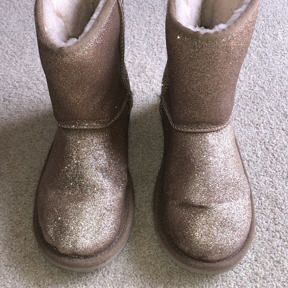 UGG Girl’s Short Gold Glitter Boots - Picture 2 of 7